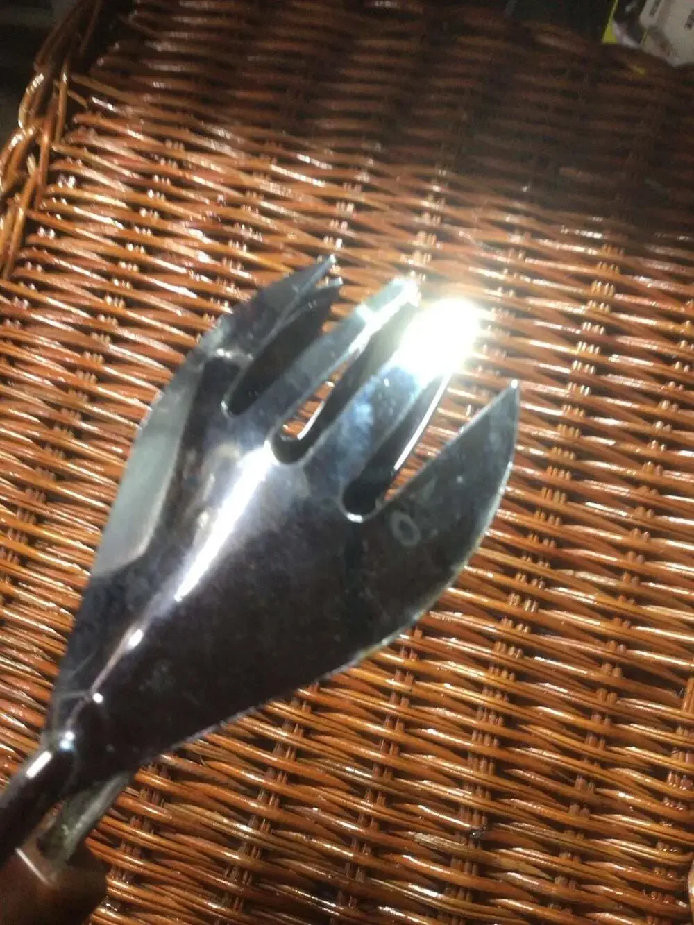 Vintage Mid-Century Bakelite Handle Swirl Claw Ice Tongs